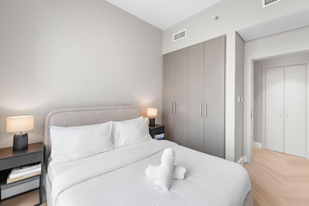 First Class 3br Fountain & Burj Views Bliss Apartment Dubai