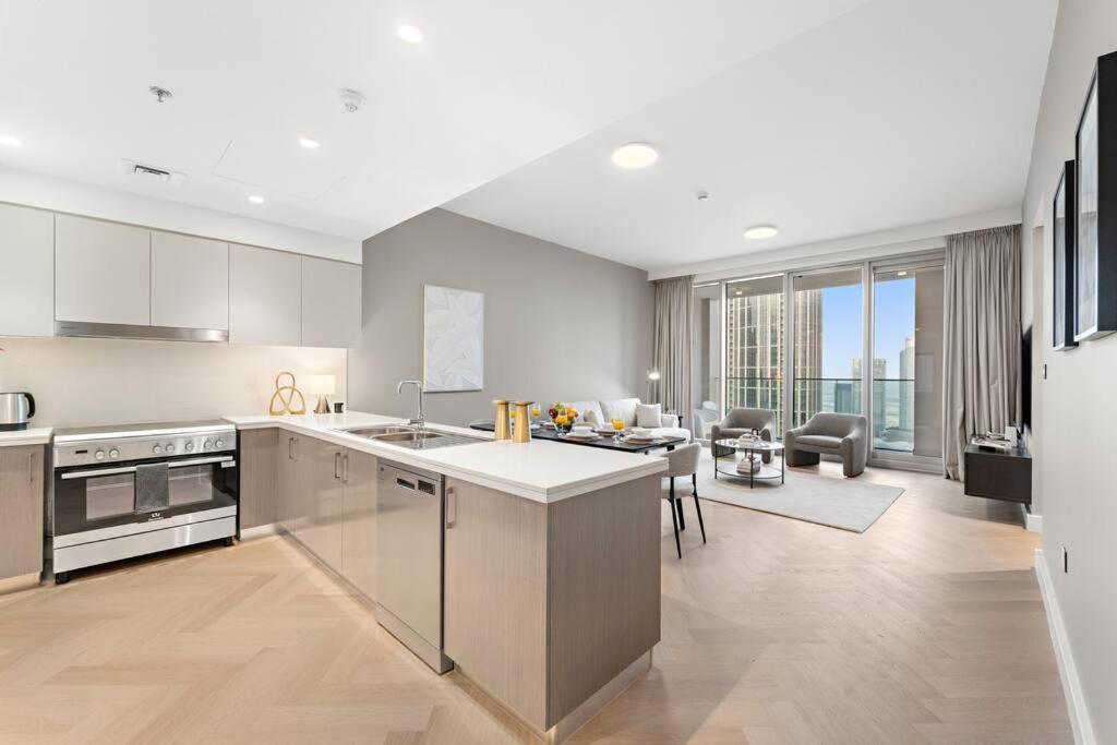 Apartment First Class 3br Fountain & Burj Views Bliss Dubai