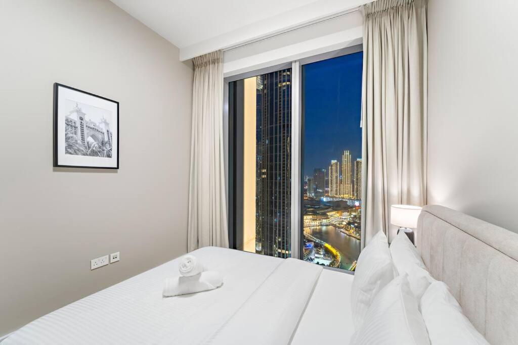 Apartment First Class 3br Fountain & Burj Views Bliss Dubai