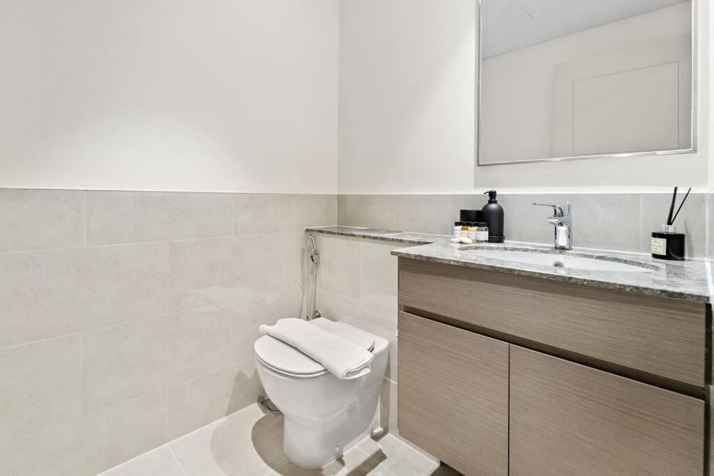 First Class 3br Fountain & Burj Views Bliss Apartment Dubai